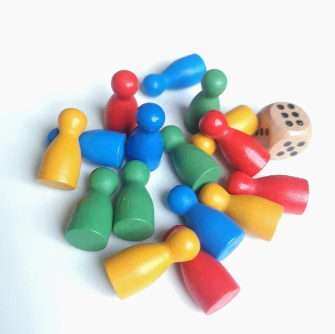 100 Pcs Colorful Wooden Chess  - đánh giá và giá Board Game Hegemony
